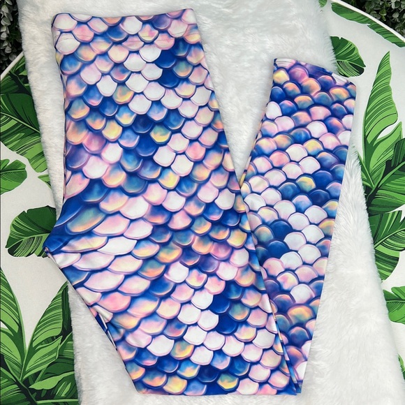 Mermaid Scales Multi Pastel Colorful Leggings NWOT - Picture 1 of 15